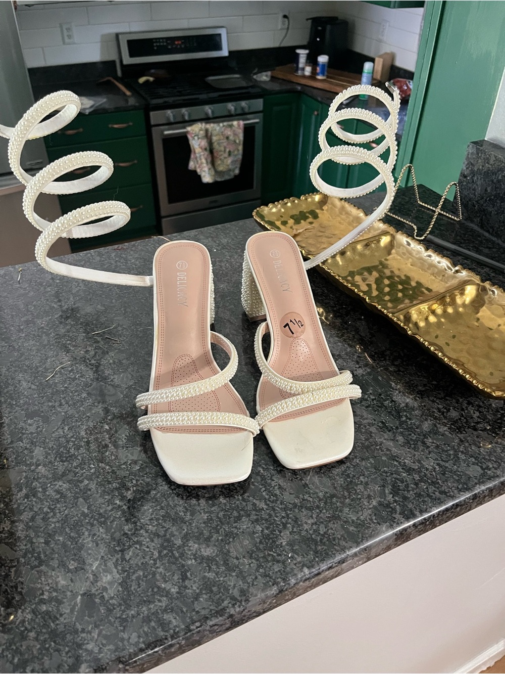 Delicacy White Pearl Spiral Tie Heels